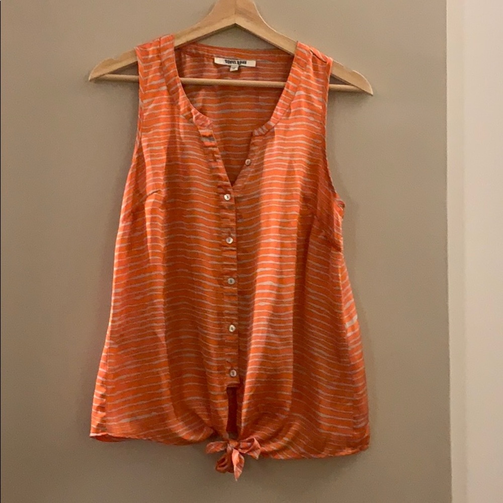 Orange sleeveless tank